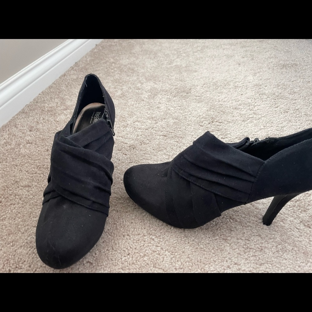 Black bootie heel